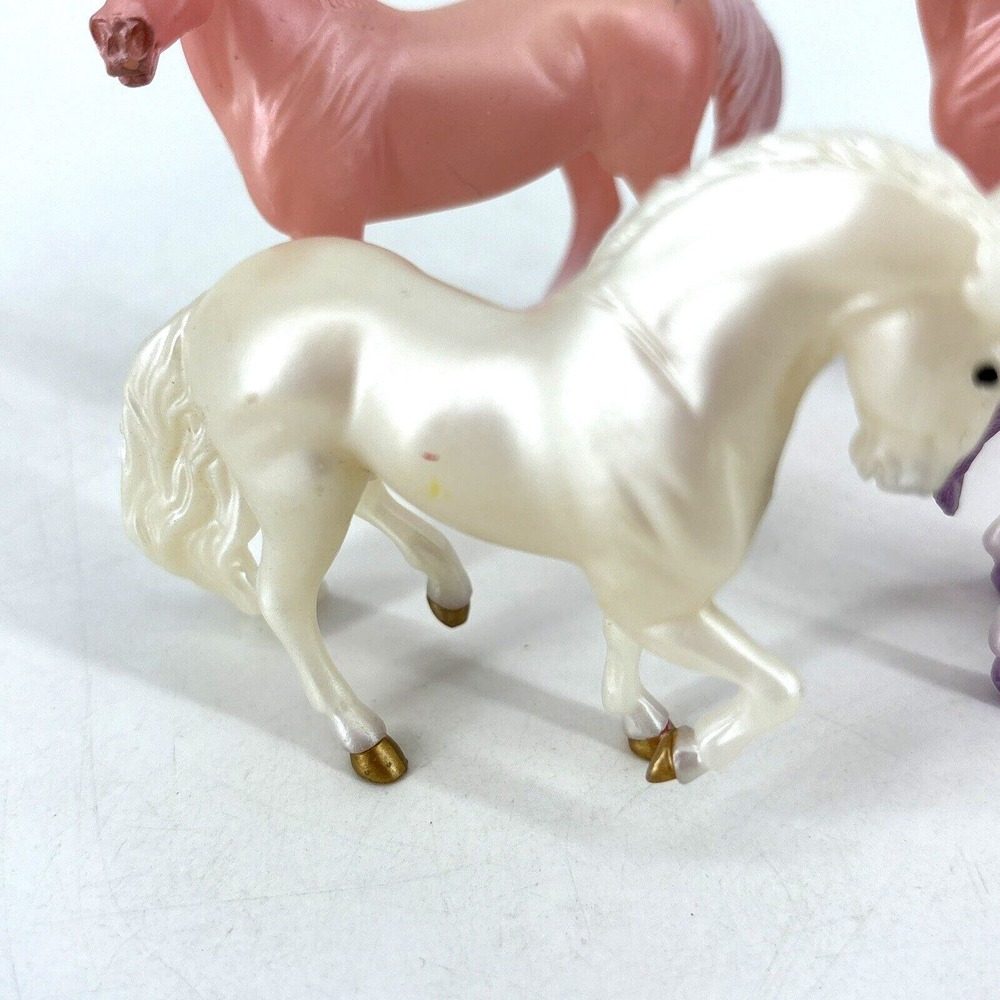 Breyer Stablemates Lot‎ of 5 Unicorns Pink Blue White - Picture 6 of 11